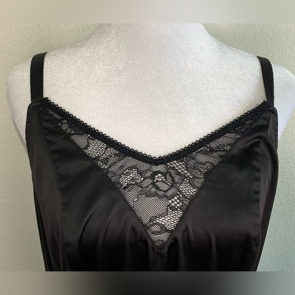 Torrid Dress with pockets Black Satin Lace Mini Skater size 00/Medium/10 - Picture 5 of 12